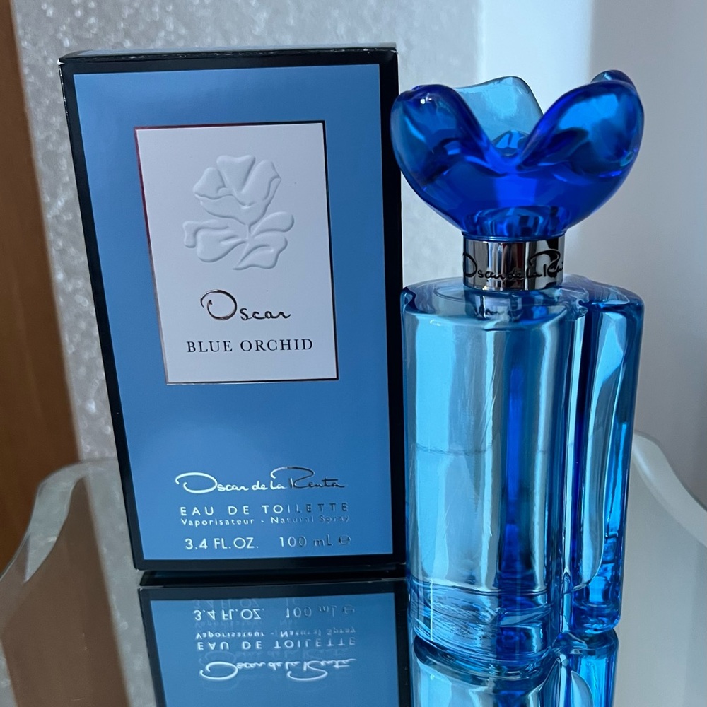 Oscar de la Renta perfume fragrance